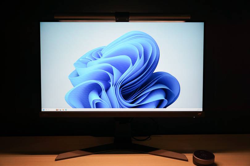 [리뷰] 눈이 편해지는 모니터 조명, 벤큐 스크린바 헤일로