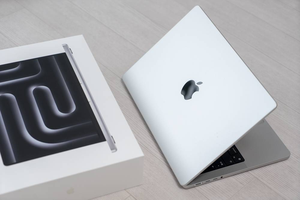 [리뷰] 세계 최초의 3nm 기반 칩으로 활용도↑ 애플 맥북 프로 14