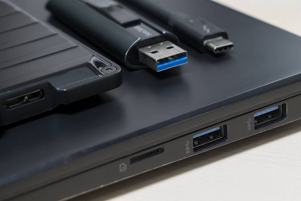 다 똑같이 생긴 USB, 색상·형태로 규격 구분 하는 방법은?