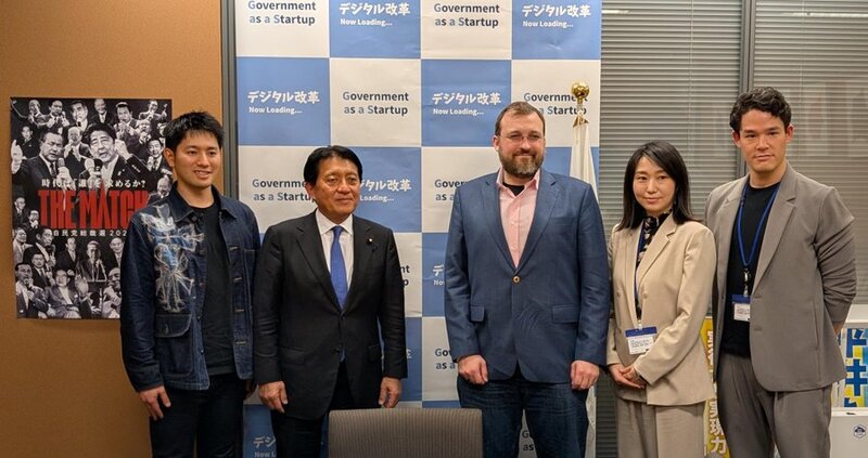 카르다노 창립자, 일본 전 디지털혁신 장관과 회동…암호화폐 규제 변화 논의:코인리더스
