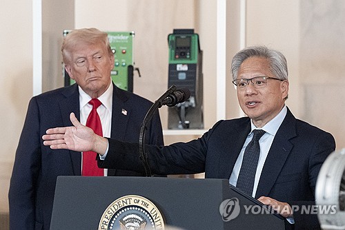 중국 수출 허가 대가로…”엔비디아, 매출 15% 미 정부에 내기로”:코인리더스