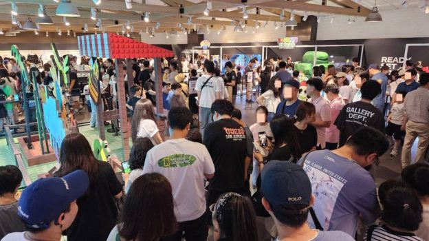 [체험기] 판교 현대백화점 전체가 들썩.. ‘로블록스’ 체험관 ‘인산인해’